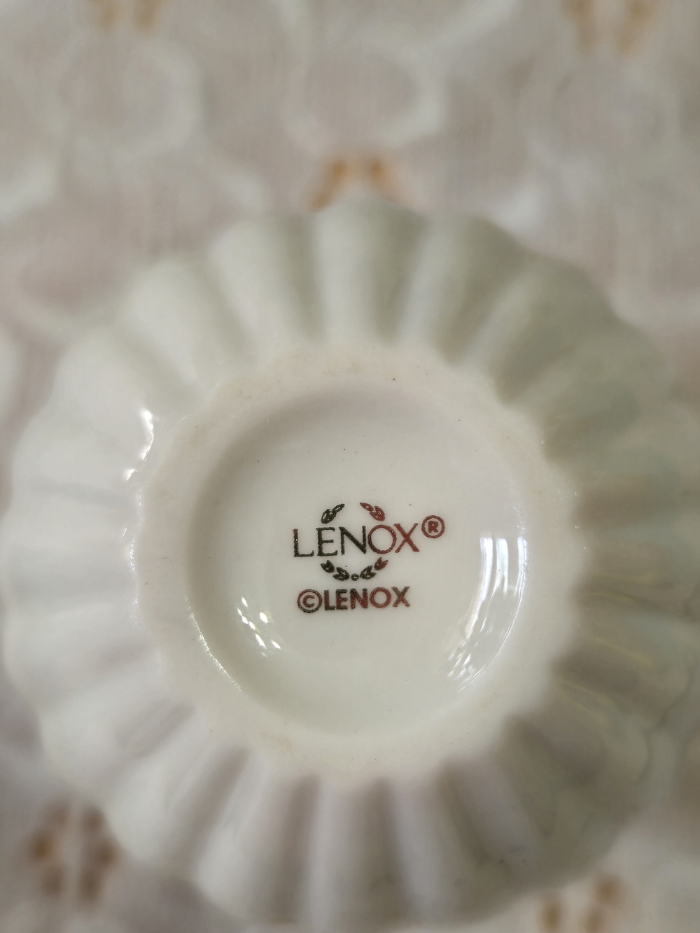 Lenox Cream Ribbed Porcelain Bud Vase - Picture 4 of 6